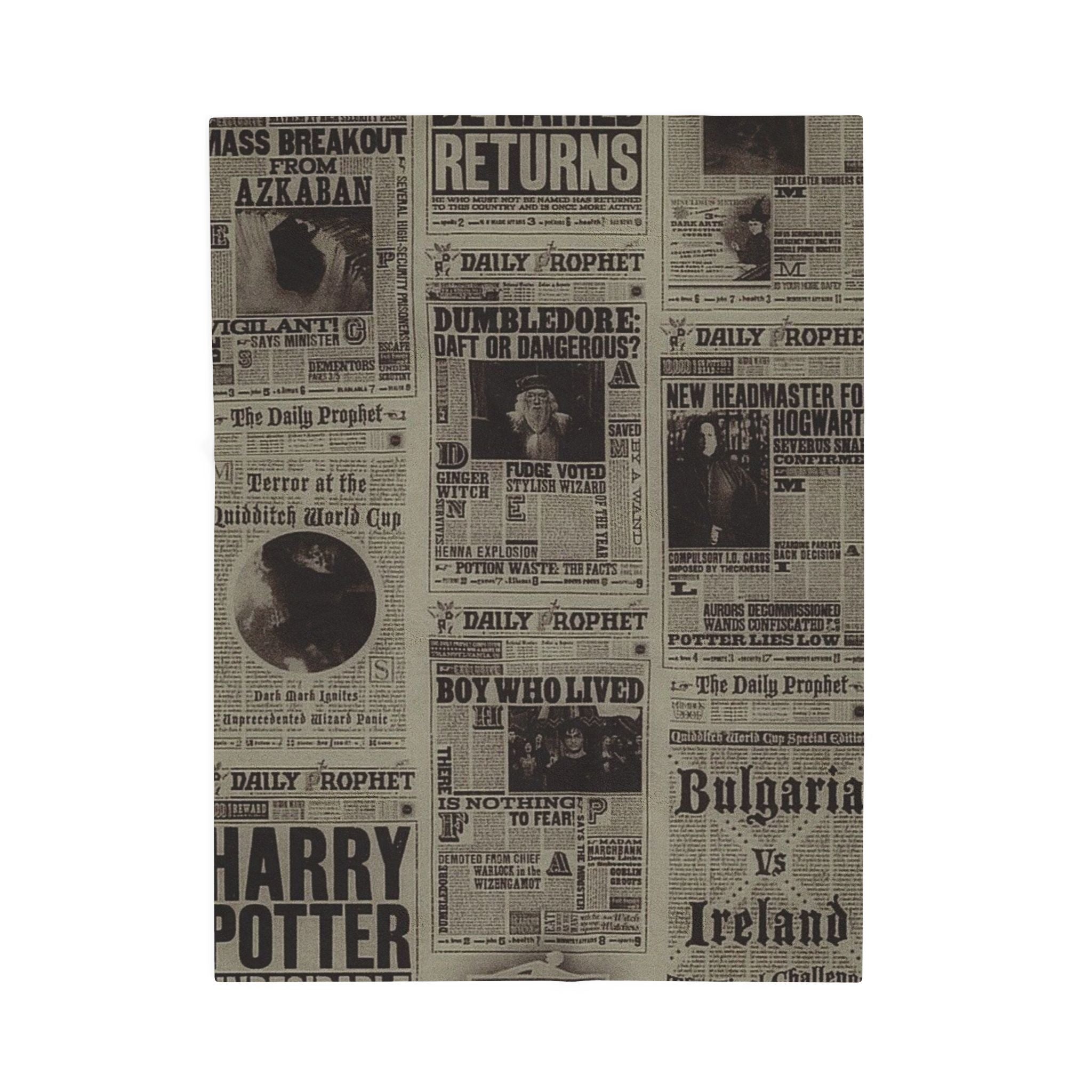 Harry Potter Daily Prophet Velveteen Plush Blanket — Cozy Wizarding Newspaper Throw