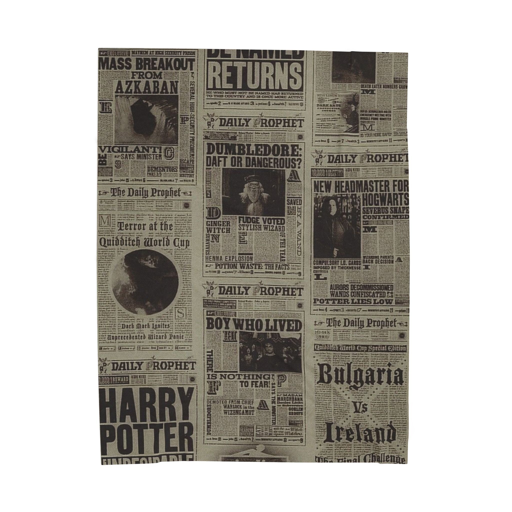 Harry Potter Daily Prophet Velveteen Plush Blanket — Cozy Wizarding Newspaper Throw